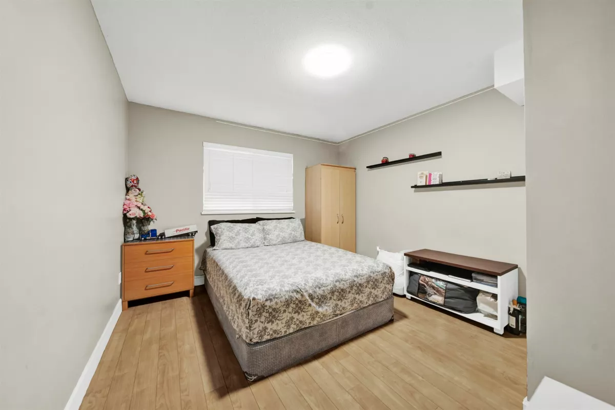 Swimming Pool Photo of 12288 233 Street, Maple Ridge, BC