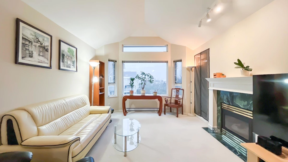 Family Room Photo of 425 5888 Dover Crescent, Richmond, BC
