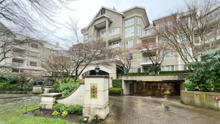 425 5888 Dover Crescent, Richmond, BC