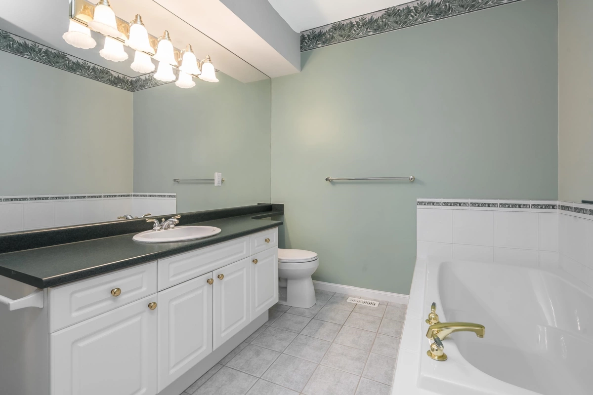 Laundry Room Photo of 28 15151 26 Avenue, Surrey, BC