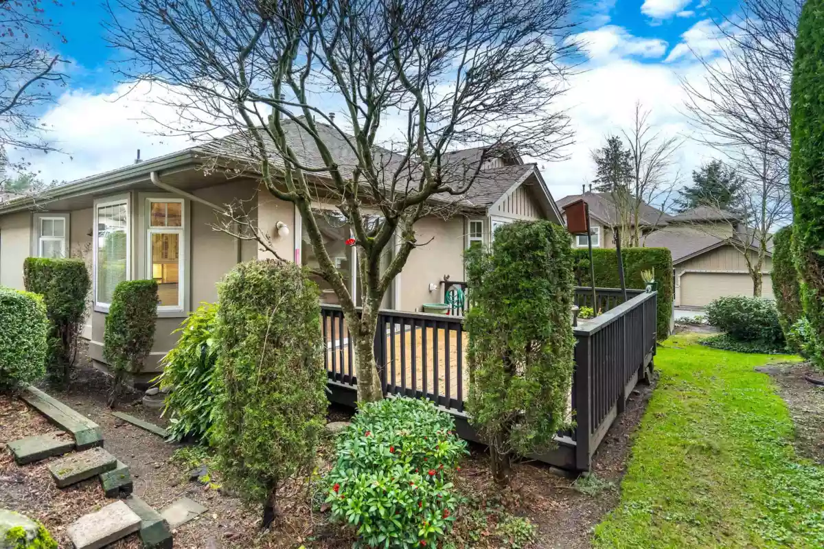 Swimming Pool Photo of 28 15151 26 Avenue, Surrey, BC