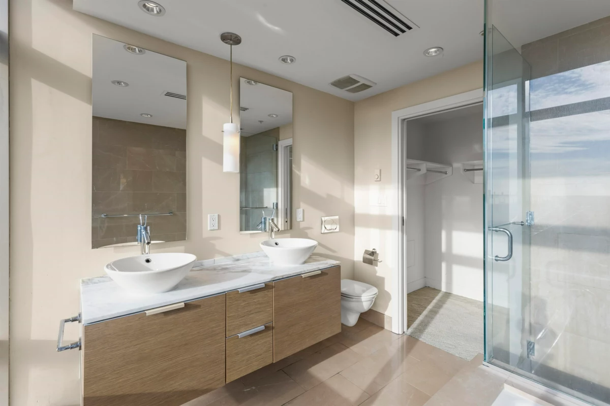 Garden / Landscaping Photo of 3308 1111 Alberni Street, Vancouver, BC