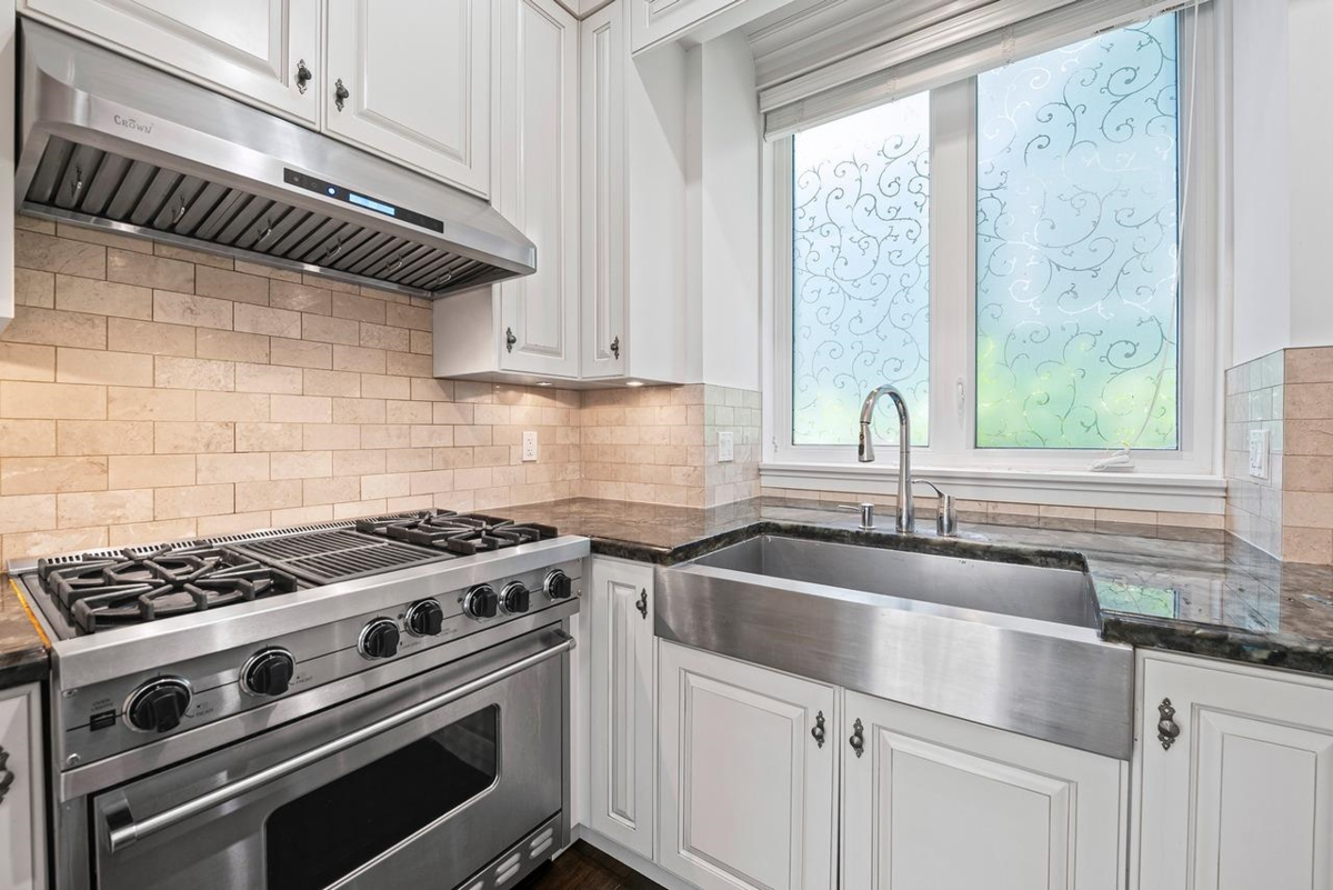 Powder Room Photo of 3178 W 23rd Avenue, Vancouver, BC