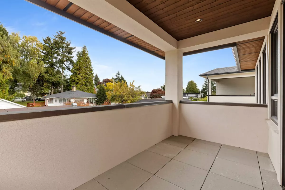Basement Recreation Room Photo of 15387 Pacific Avenue, White Rock, BC