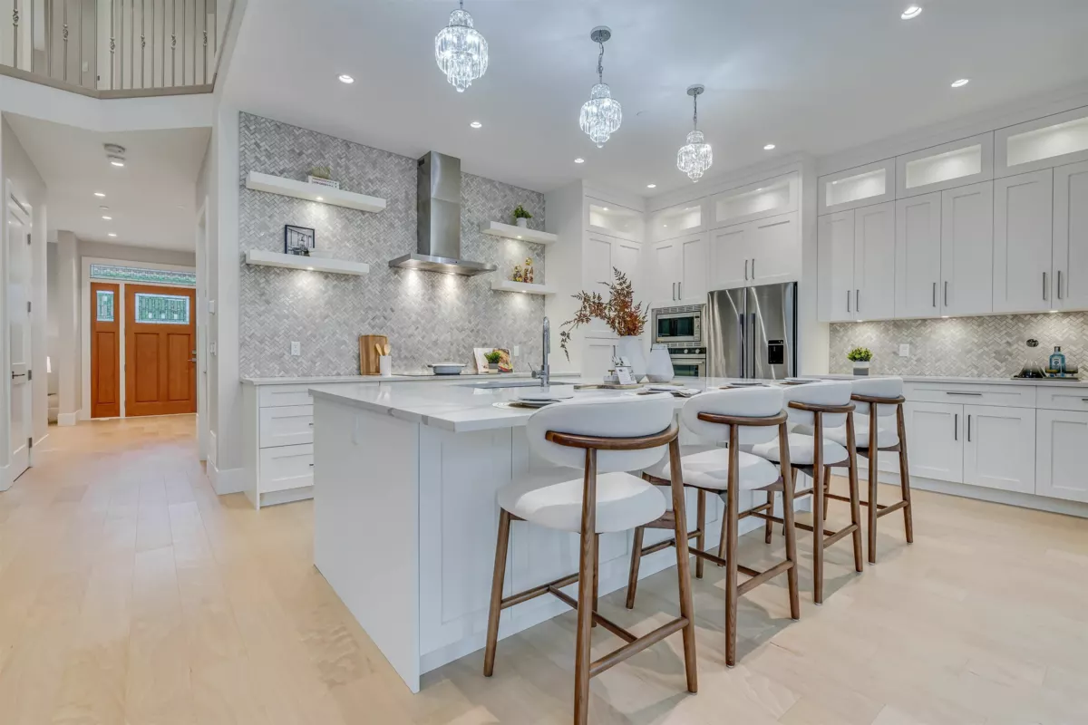 Guest Bathroom Photo of 15387 Pacific Avenue, White Rock, BC