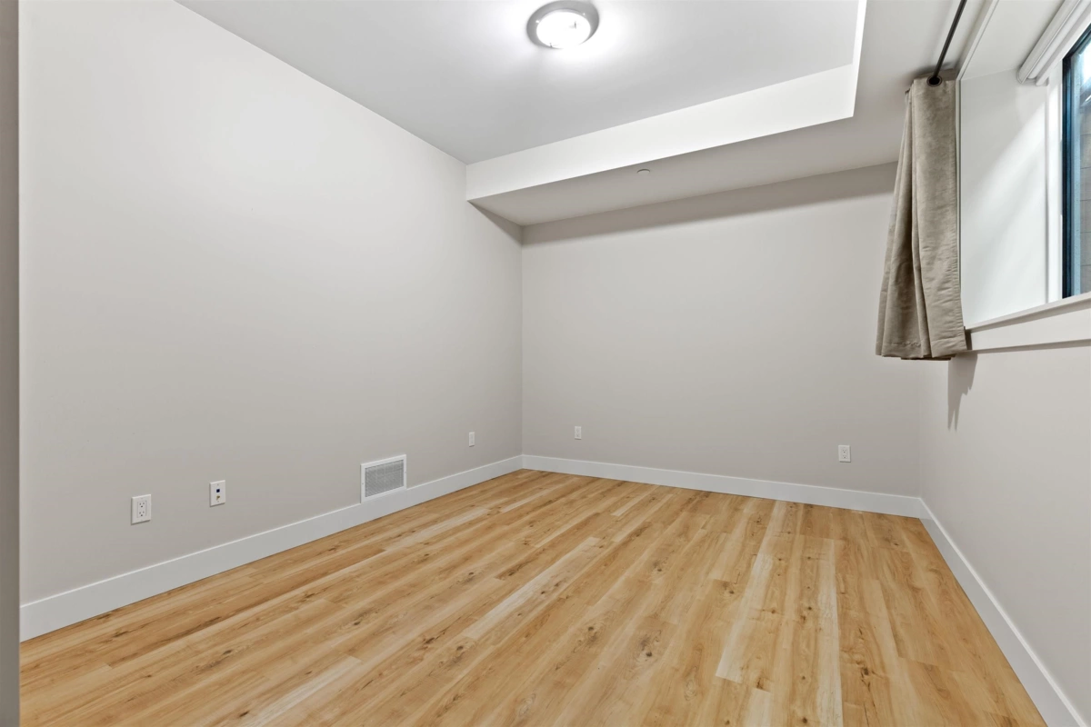 Swimming Pool Photo of 15387 Pacific Avenue, White Rock, BC