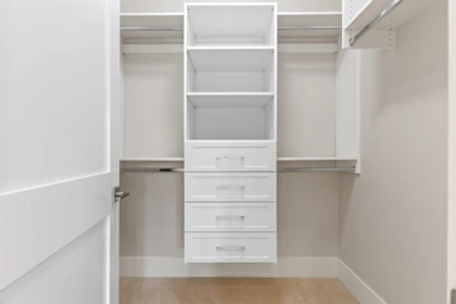 Mudroom Photo of 15387 Pacific Avenue, White Rock, BC