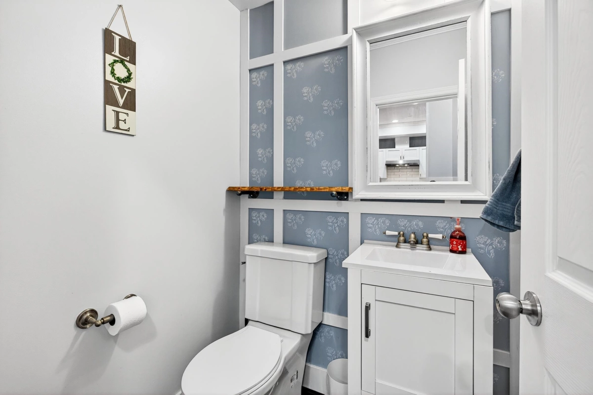 Bedroom 3 Photo of 15 5900 Jinkerson Road, Chilliwack, BC