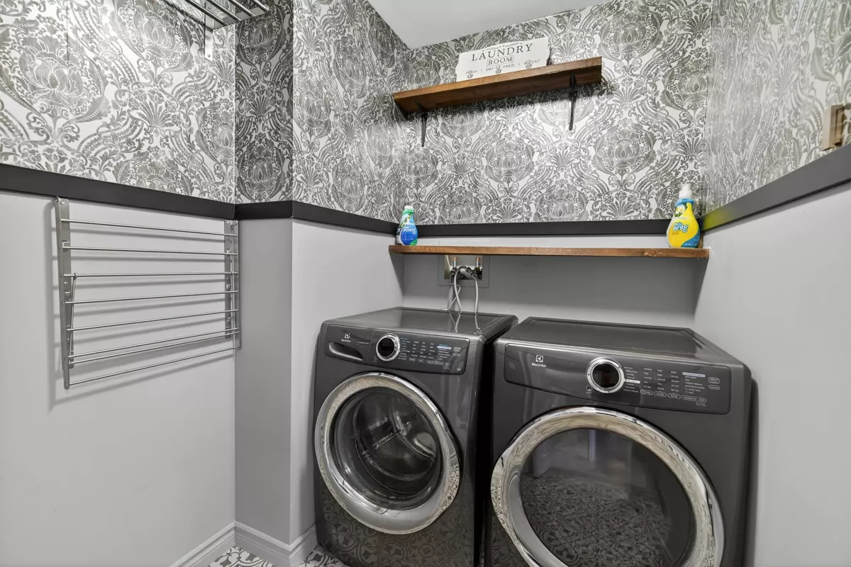 Garage Interior Photo of 15 5900 Jinkerson Road, Chilliwack, BC