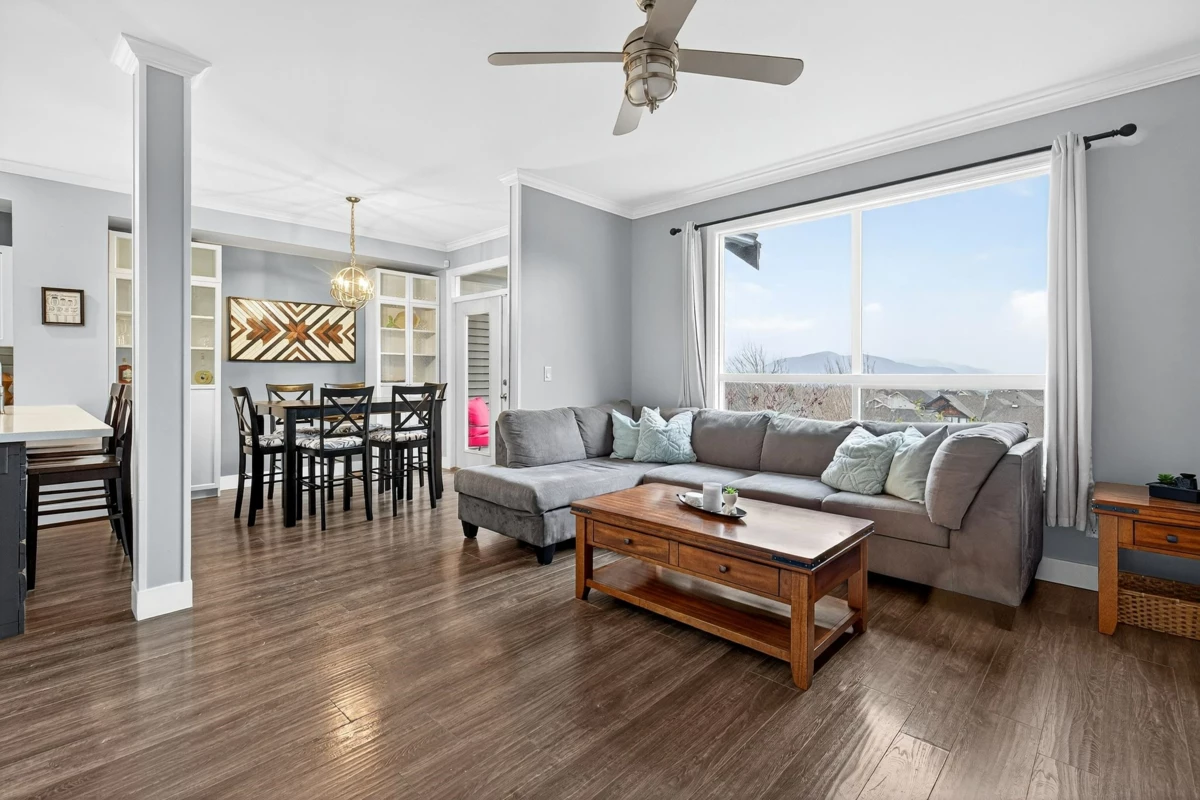 Kitchen Island Photo of 15 5900 Jinkerson Road, Chilliwack, BC