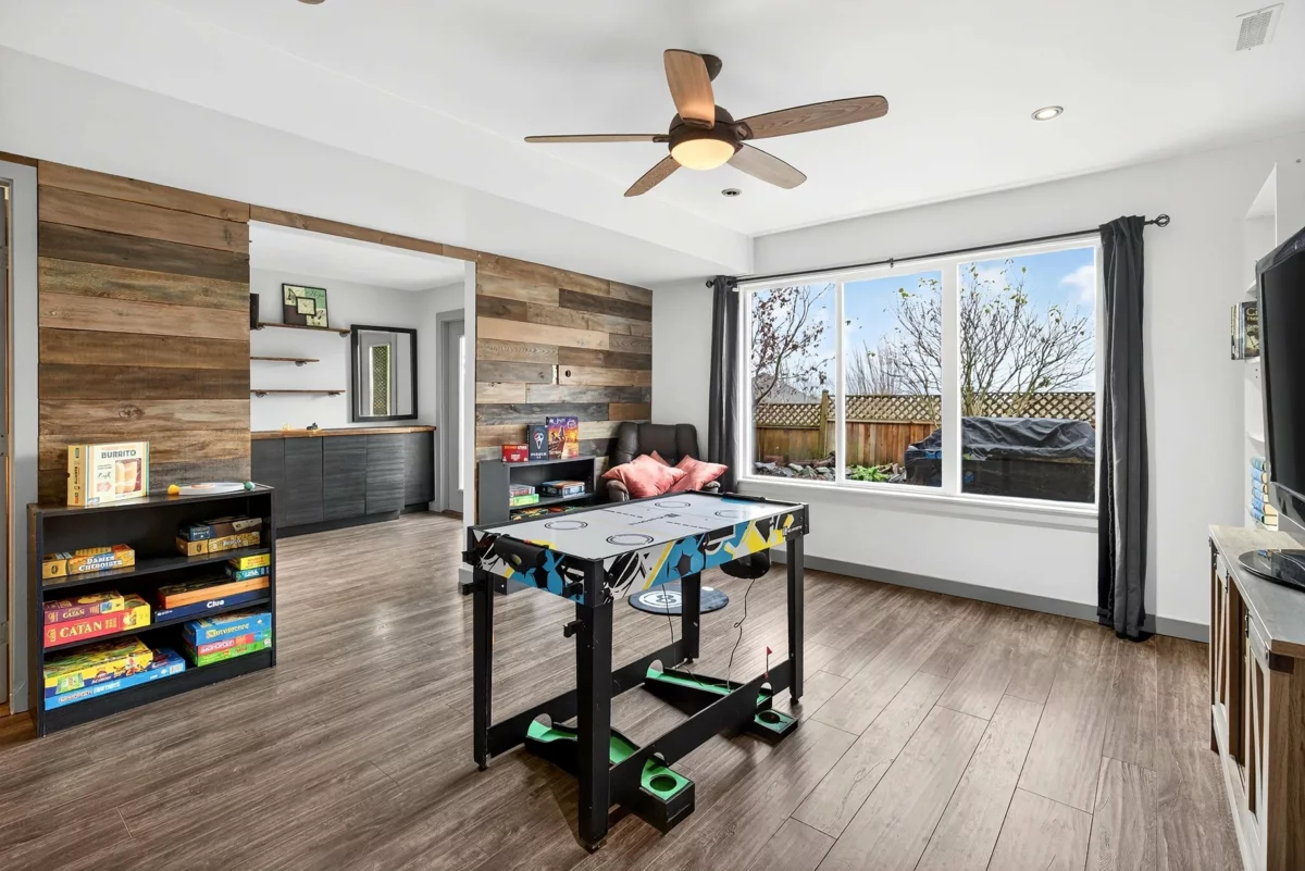 Outdoor Deck Photo of 15 5900 Jinkerson Road, Chilliwack, BC