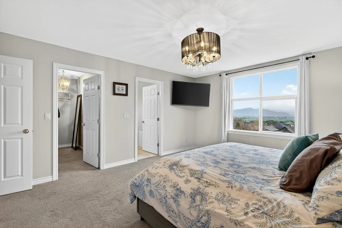 Powder Room Photo of 15 5900 Jinkerson Road, Chilliwack, BC