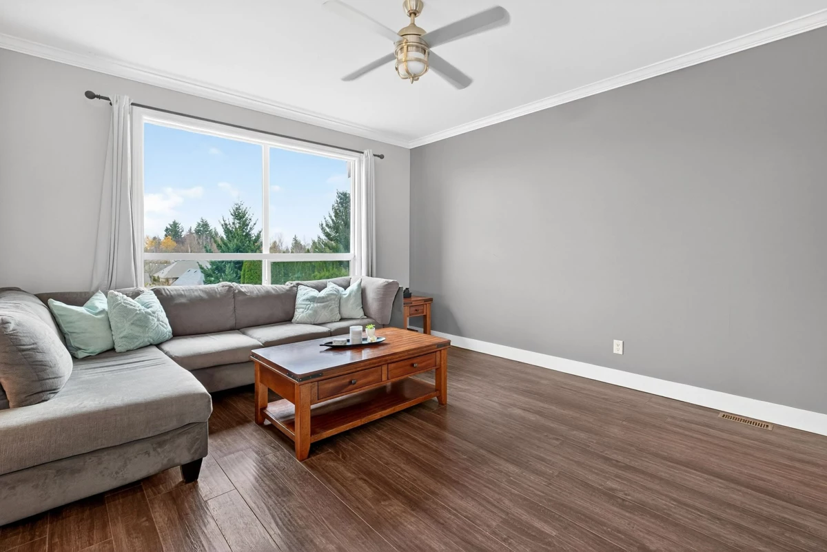 Primary Bathroom Photo of 15 5900 Jinkerson Road, Chilliwack, BC