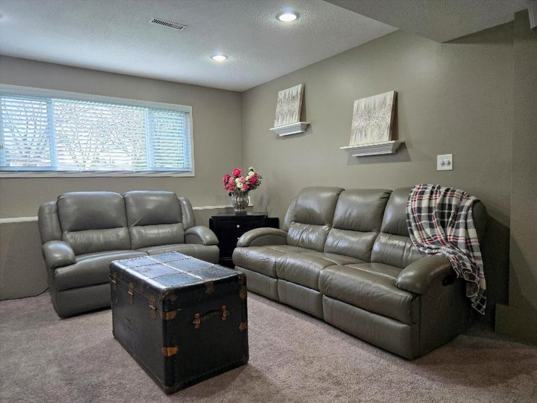 Entry Foyer Photo of 5887 184b Street Street, Surrey, BC