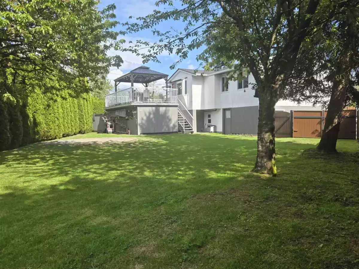 Garden / Landscaping Photo of 5887 184b Street Street, Surrey, BC