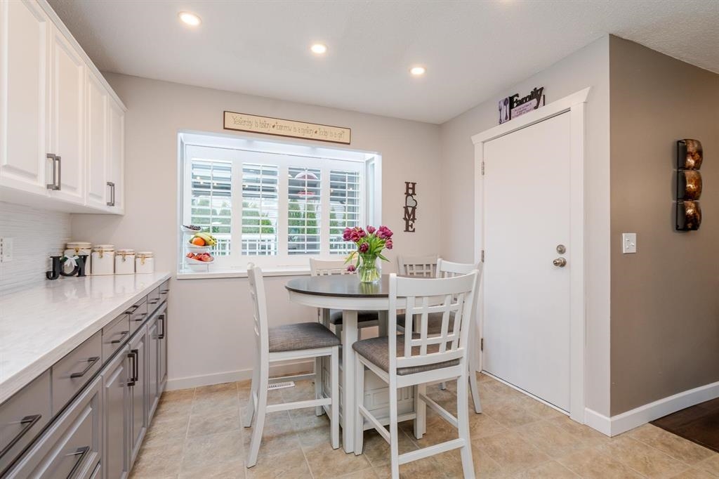 Kitchen Photo of 5887 184b Street Street, Surrey, BC