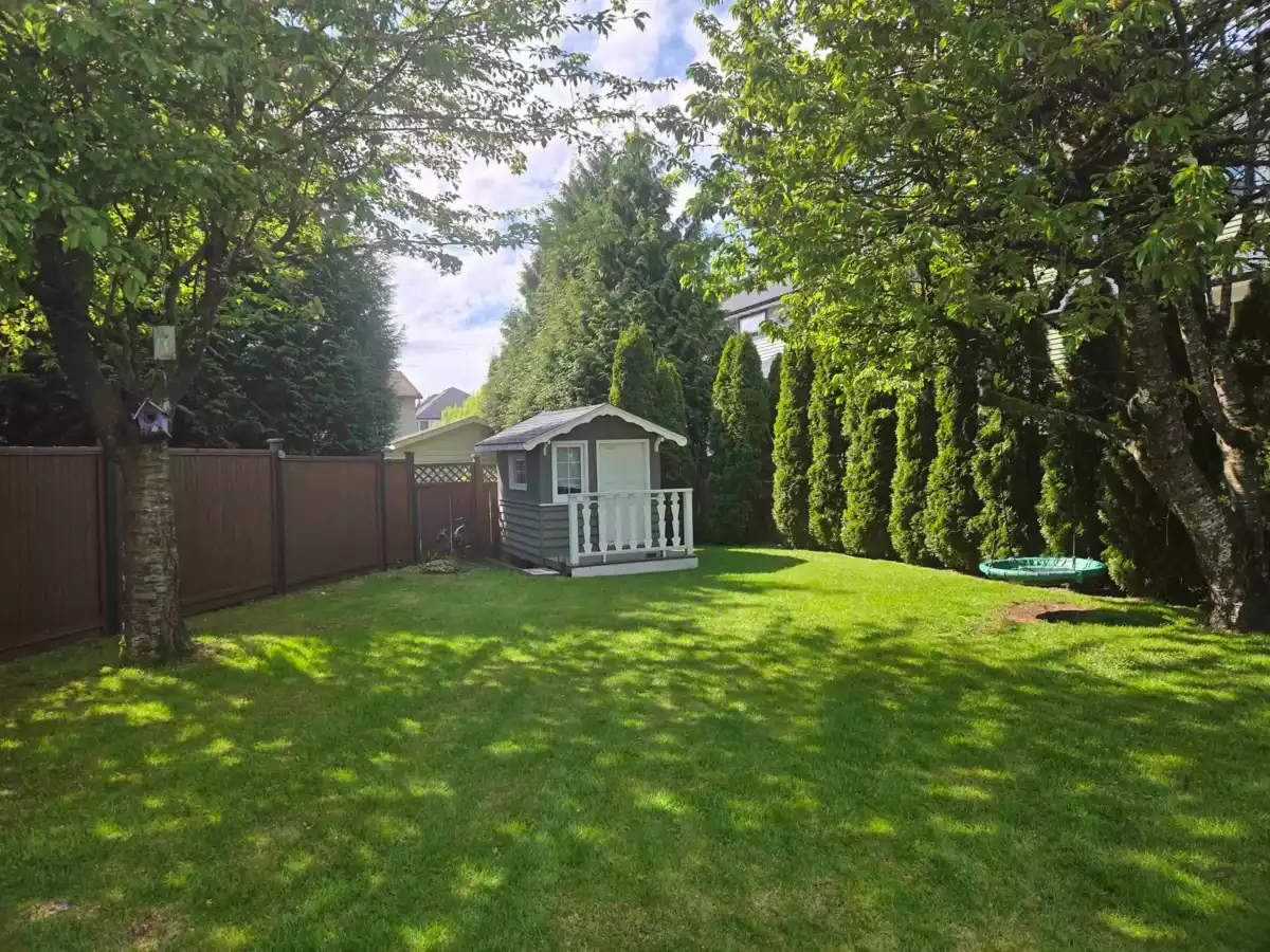 Swimming Pool Photo of 5887 184b Street Street, Surrey, BC