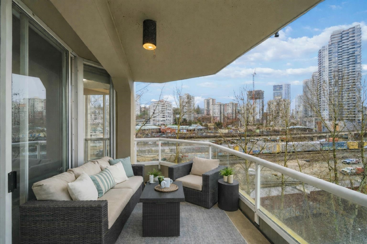 Mudroom Photo of 601 1135 Quayside Drive, New Westminster, BC