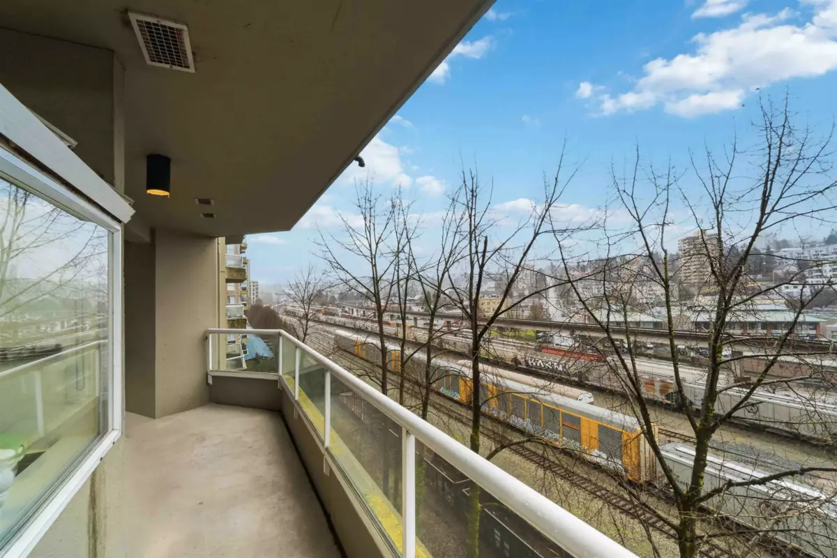 Powder Room Photo of 601 1135 Quayside Drive, New Westminster, BC