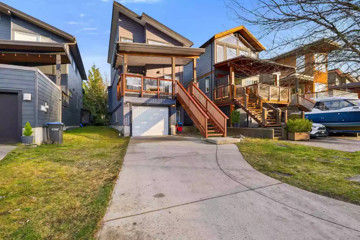 Bedroom 2 Photo of 21 40137 Government Road, Squamish, BC