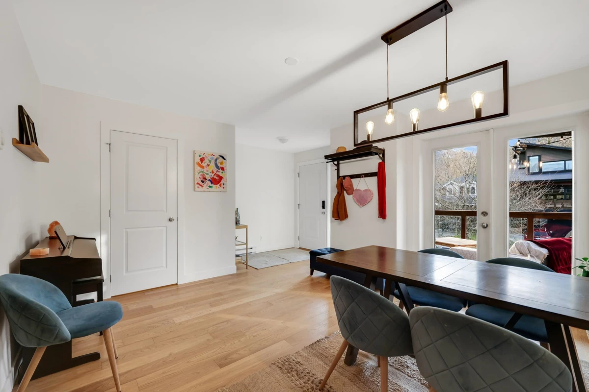 Dining Area Photo of 21 40137 Government Road, Squamish, BC