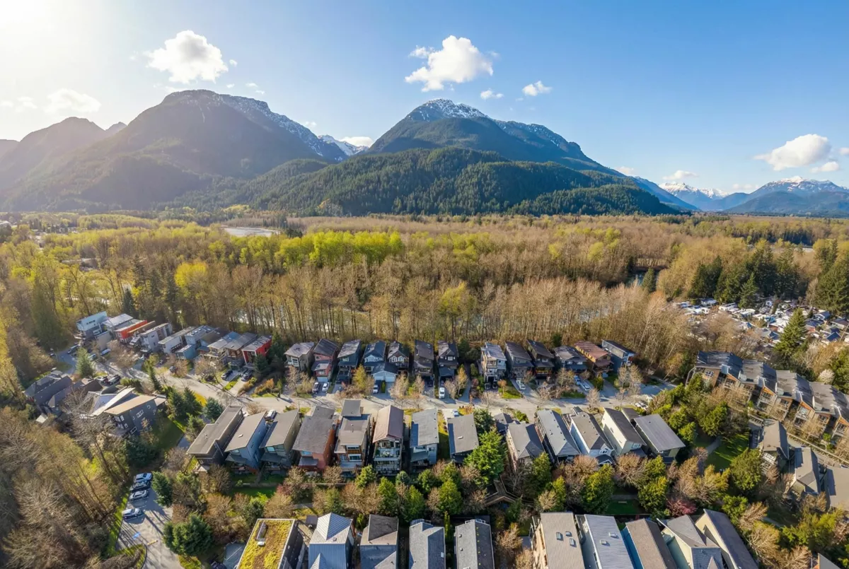 Garage Interior Photo of 21 40137 Government Road, Squamish, BC