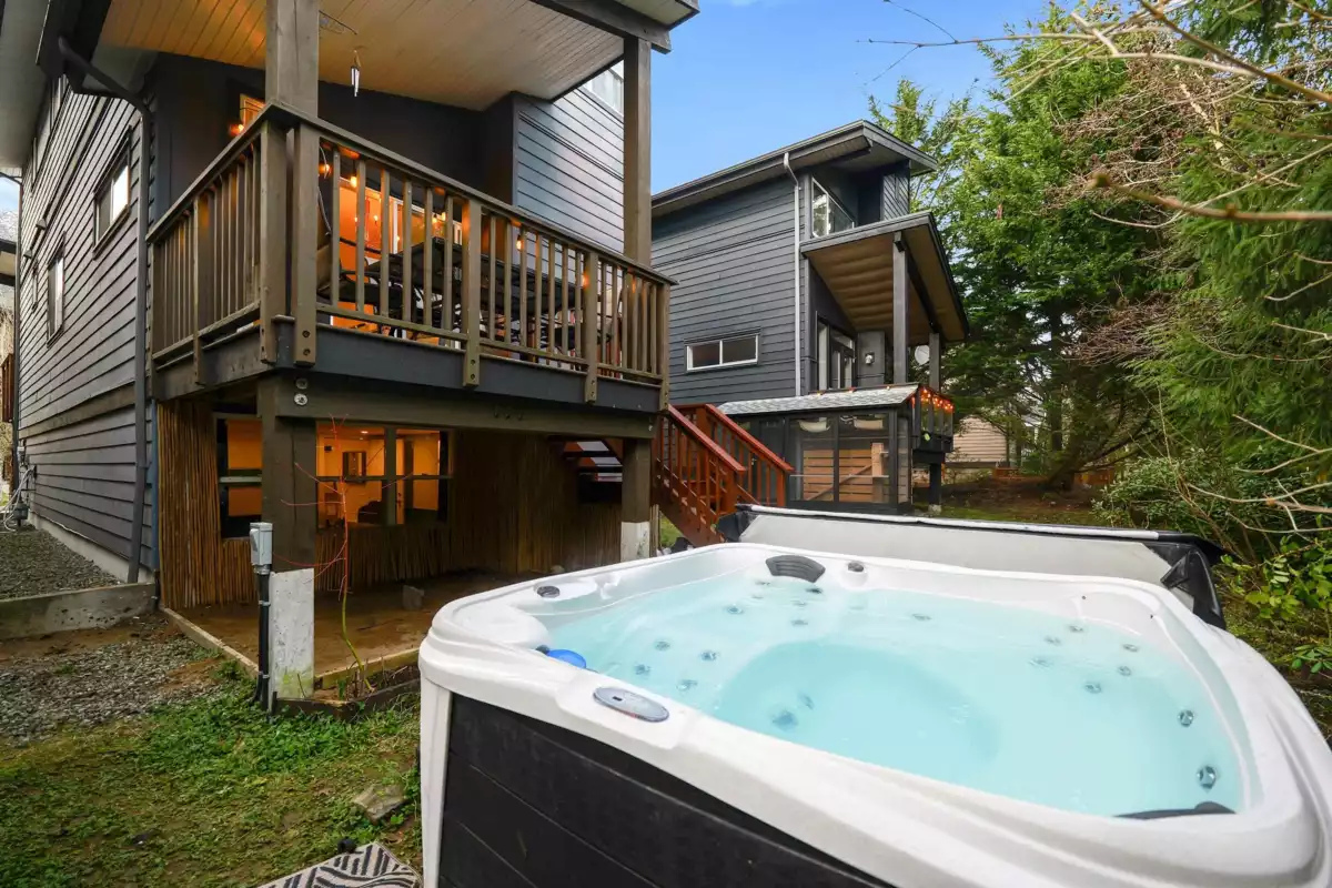 Kitchen Photo of 21 40137 Government Road, Squamish, BC