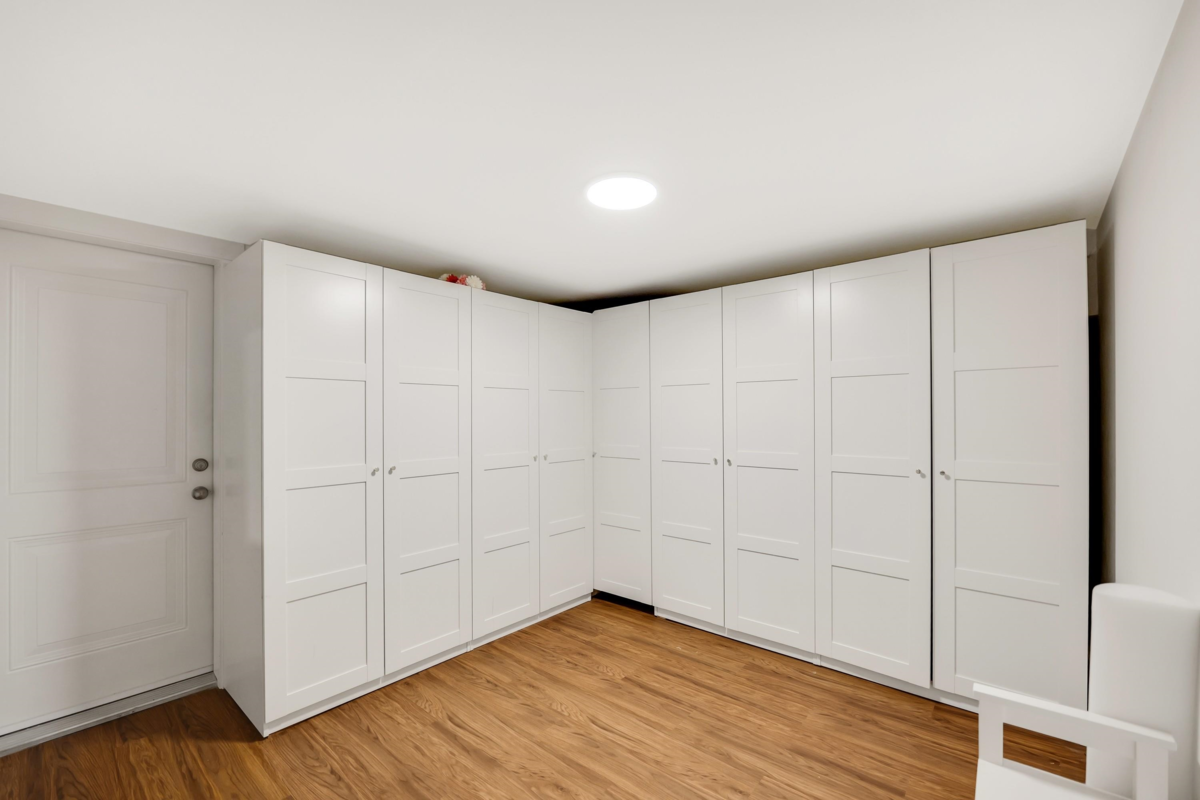 Laundry Room Photo of 21 40137 Government Road, Squamish, BC