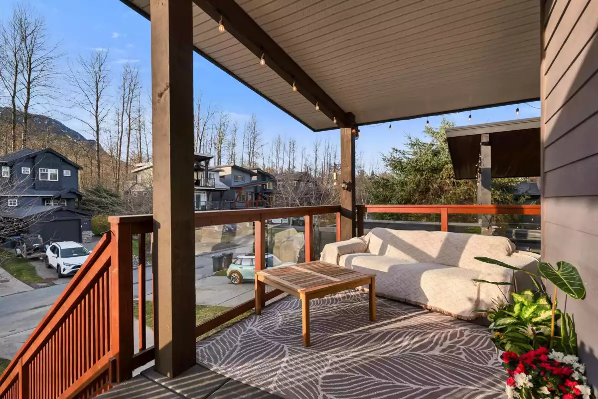 Outdoor Deck Photo of 21 40137 Government Road, Squamish, BC