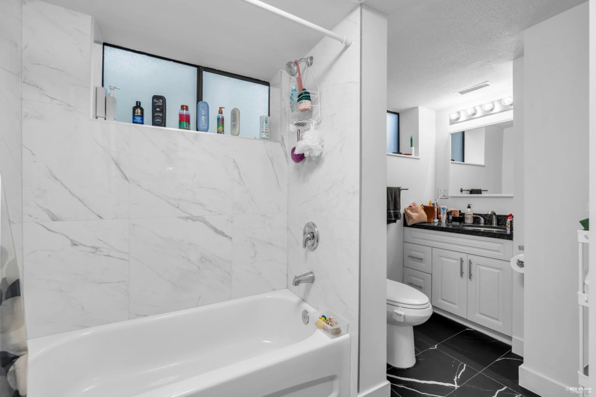 Hot Tub / Spa Photo of 7 Bignall Bay, Port Moody, BC