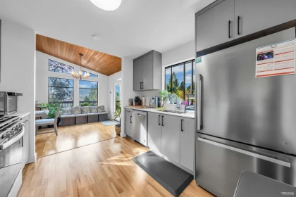 Primary Bathroom Photo of 7 Bignall Bay, Port Moody, BC