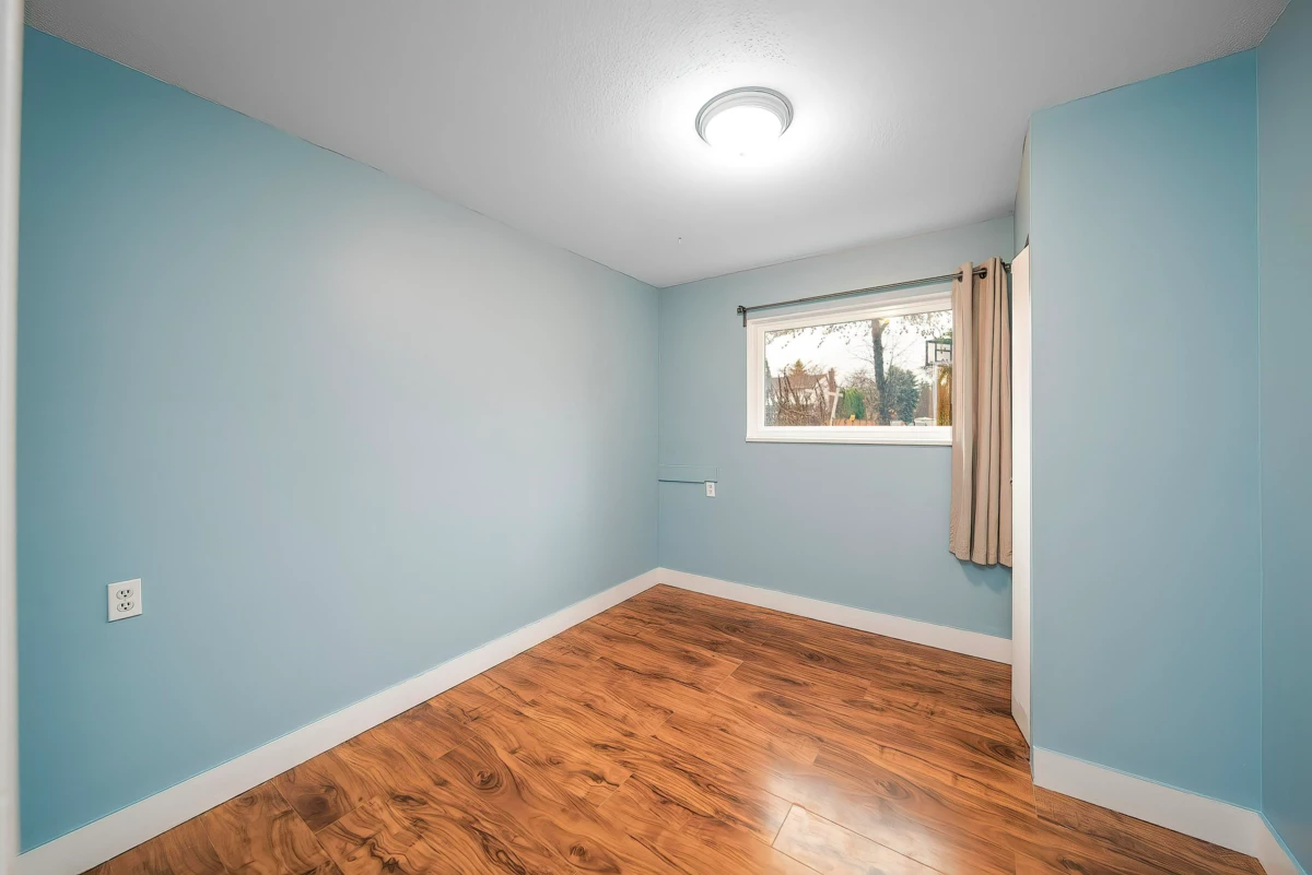 Basement Recreation Room Photo of 10123 158a Street, Surrey, BC
