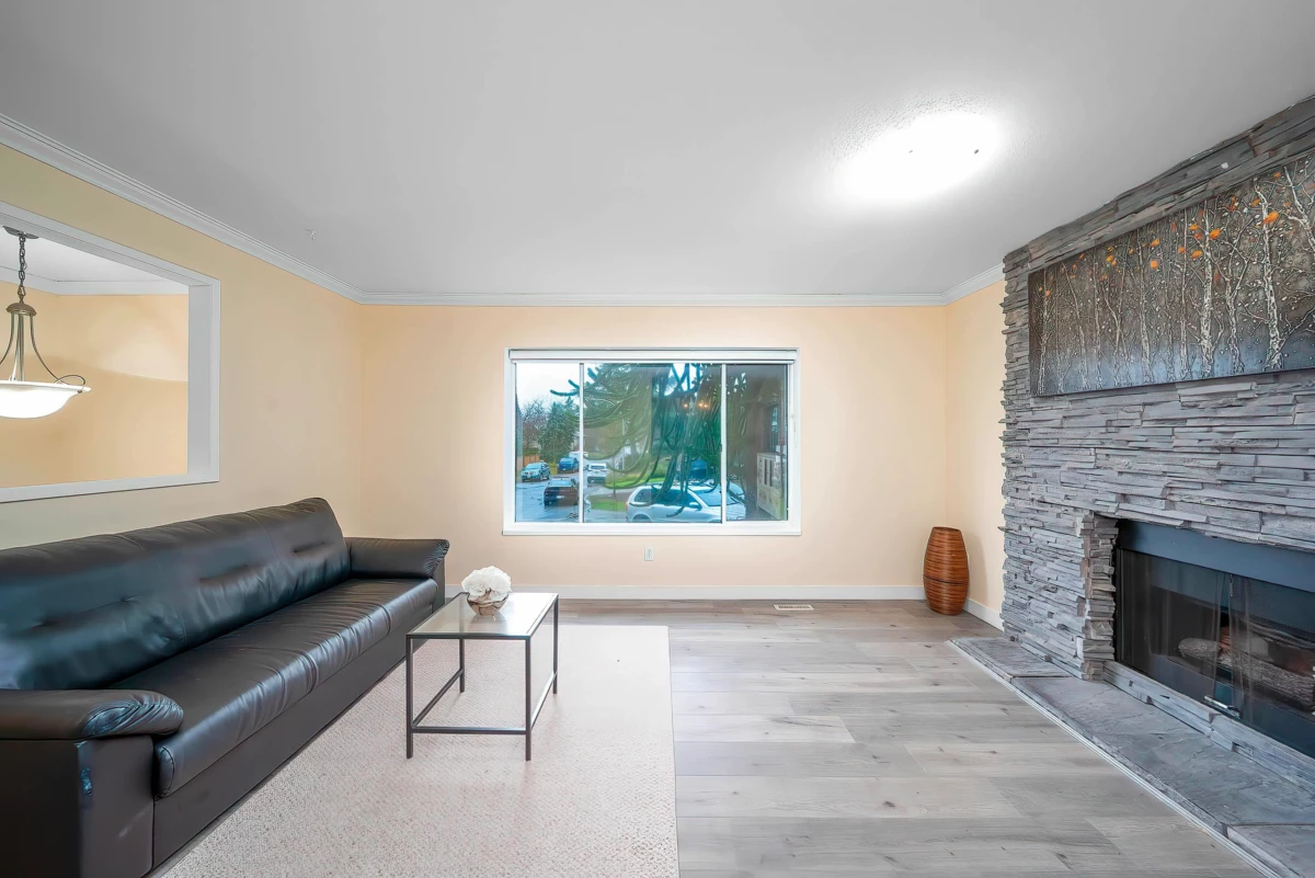 Living Room Photo of 10123 158a Street, Surrey, BC