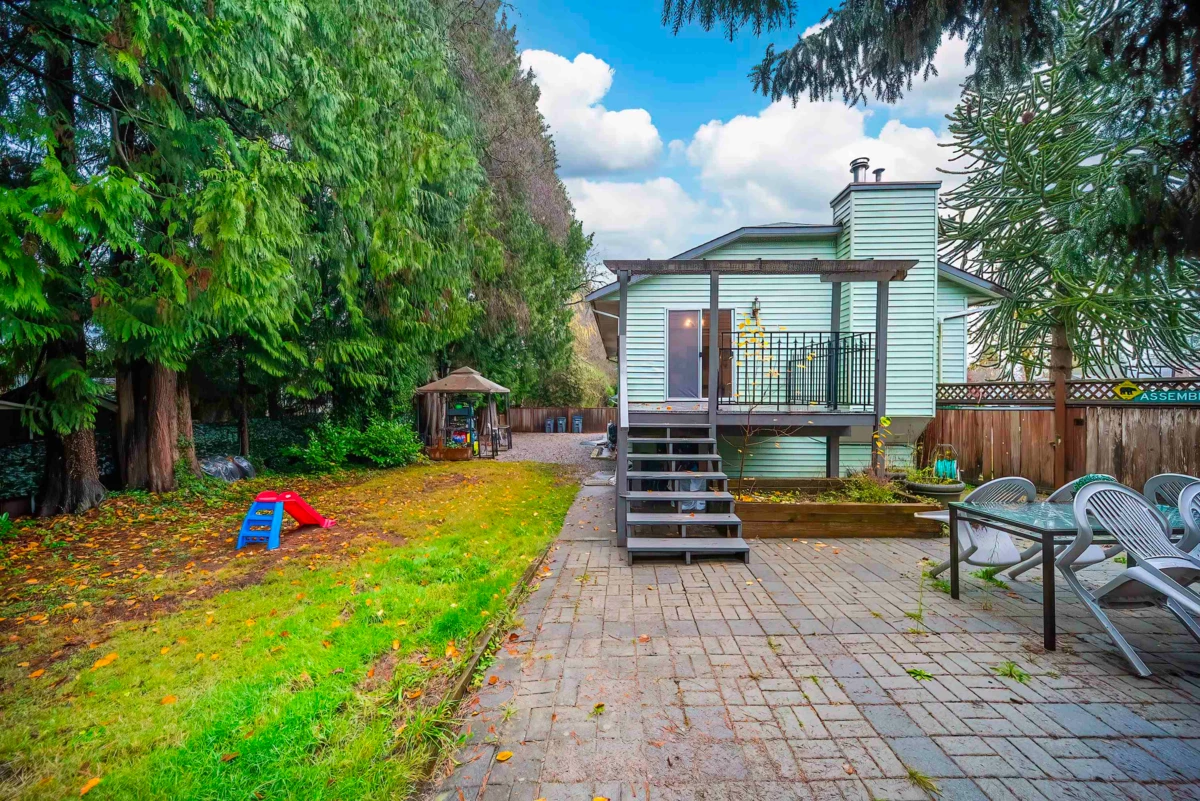 Outdoor Kitchen Photo of 10123 158a Street, Surrey, BC