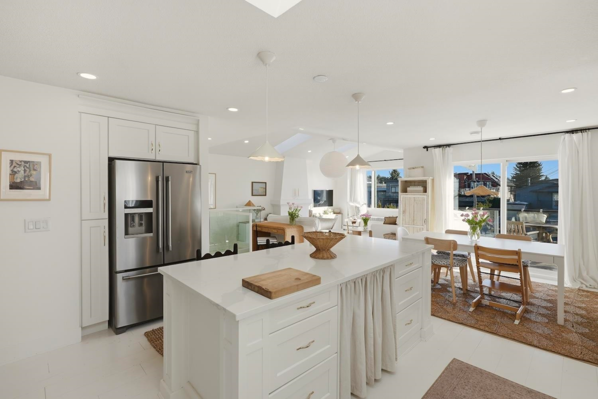 Pantry Photo of 863 Lee Street, White Rock, BC