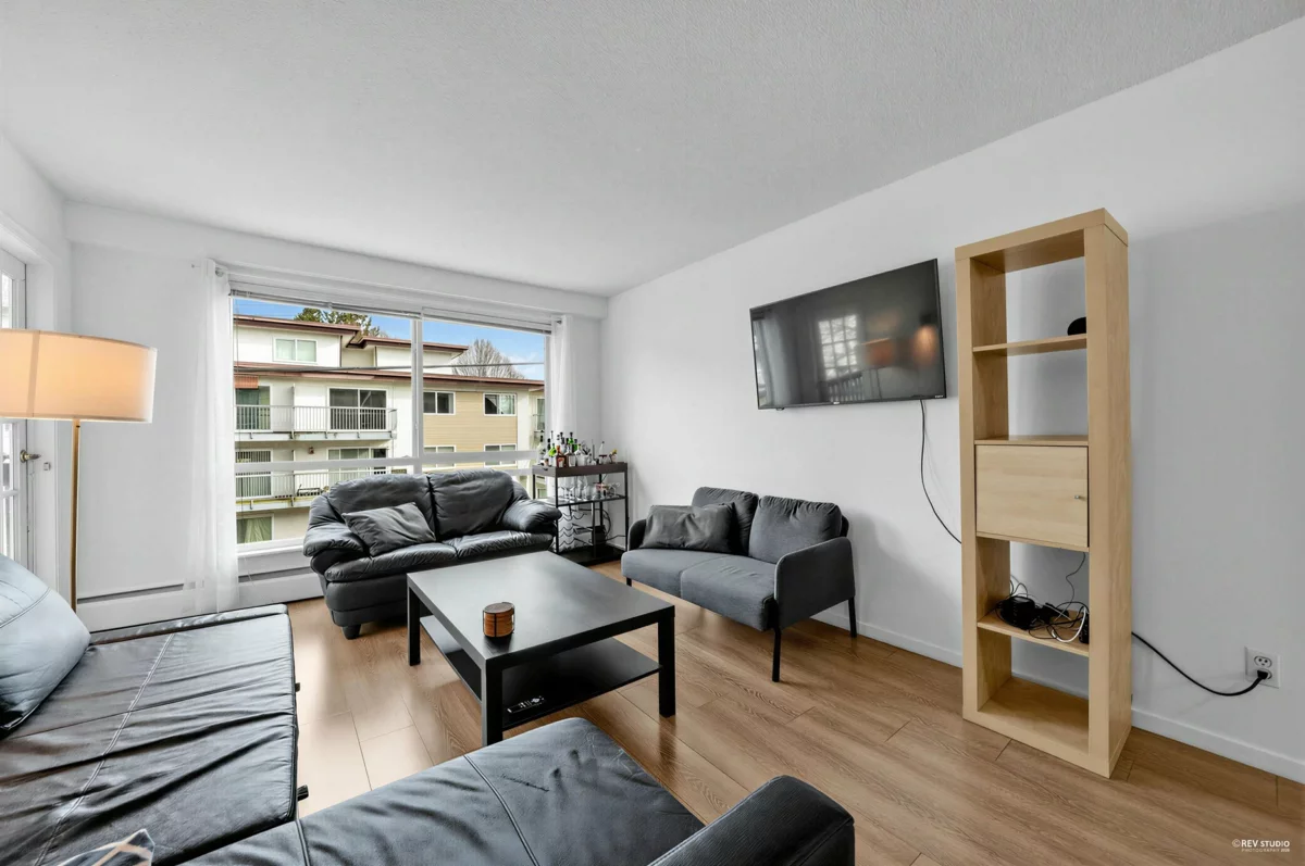 Dining Area Photo of 201 8680 Fremlin Street, Vancouver, BC