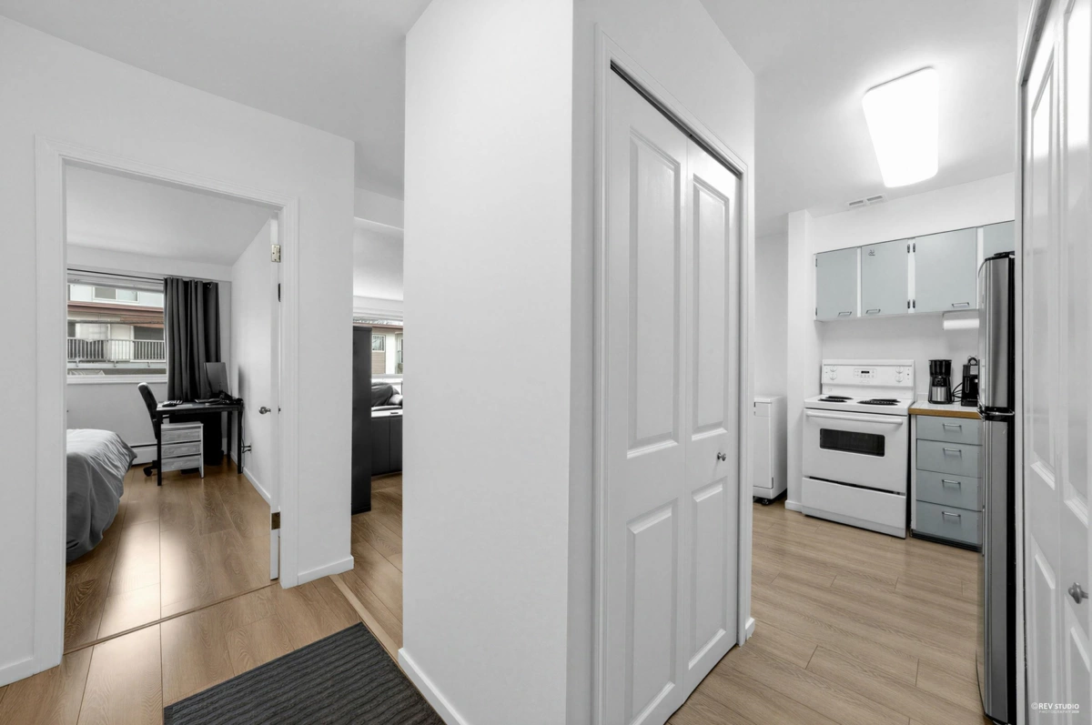 Walk-In Closet Photo of 201 8680 Fremlin Street, Vancouver, BC