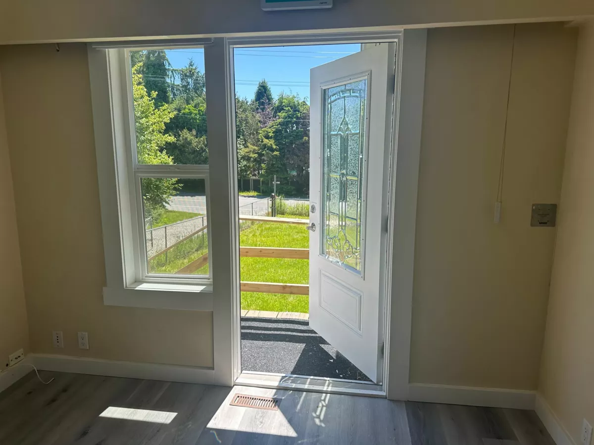 Kitchen Island Photo of 24611 Dewdney Trunk Road, Maple Ridge, BC