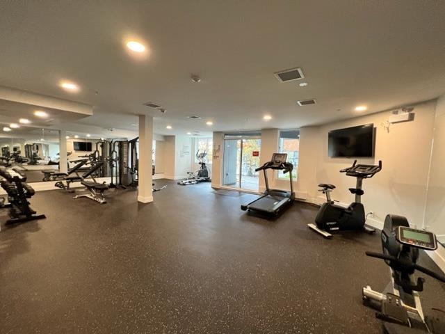 Primary Bathroom Photo of 304 13458 95 Avenue, Surrey, BC