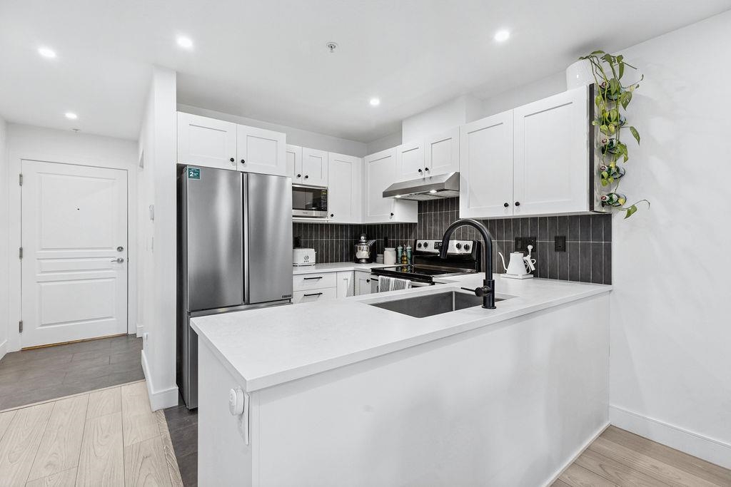 Bedroom 3 Photo of 232 4550 Fraser Street, Vancouver, BC