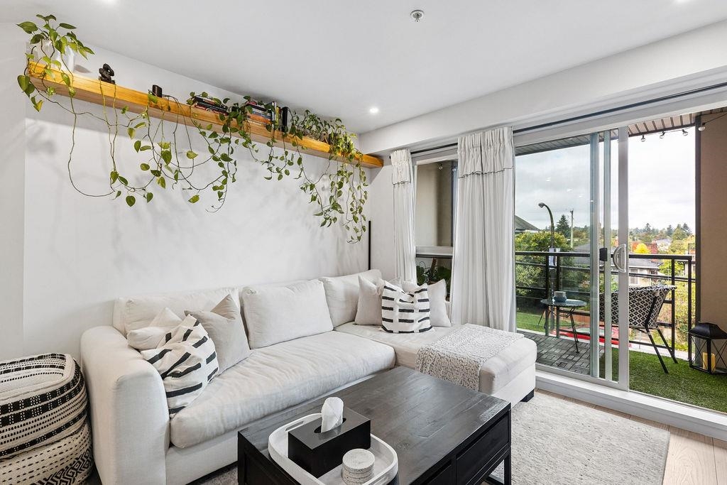 Dining Area Photo of 232 4550 Fraser Street, Vancouver, BC