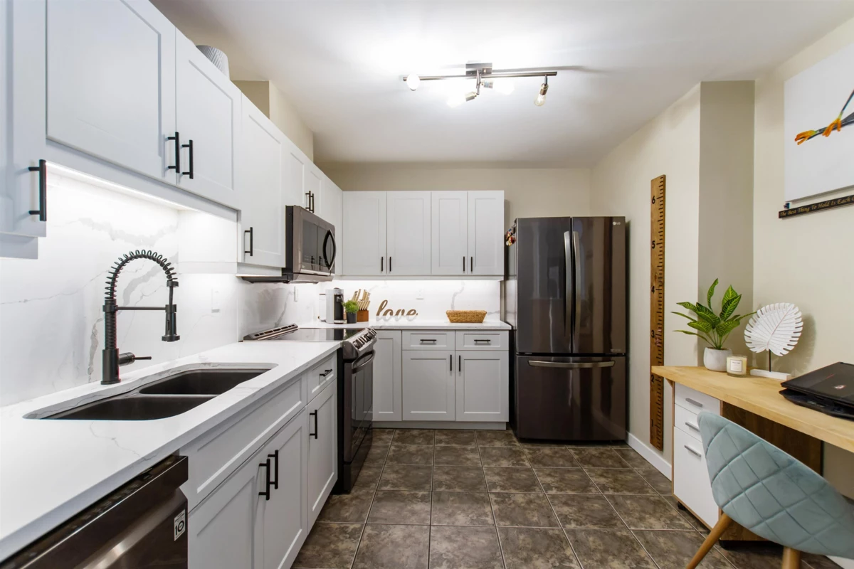 Walk-In Closet Photo of 202 1669 Grant Avenue, Port Coquitlam, BC