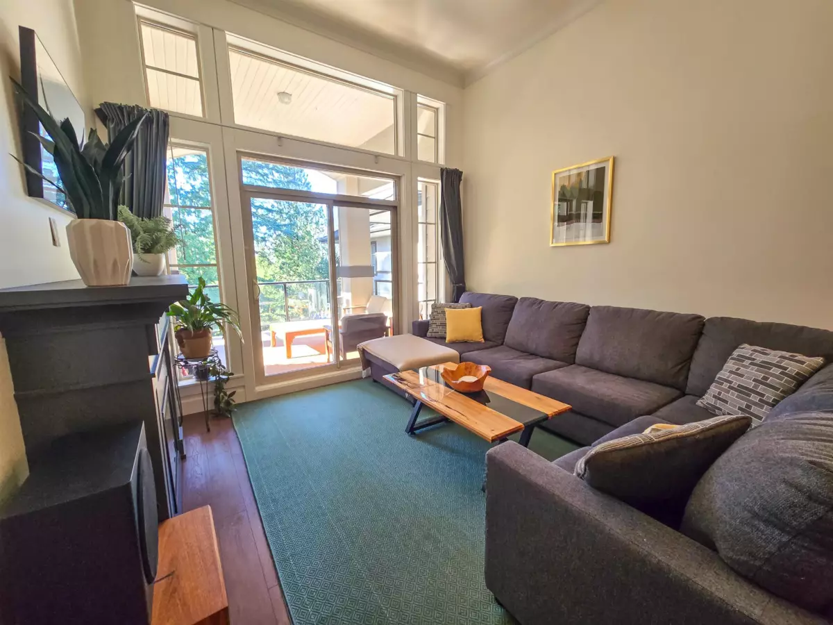 Family Room Photo of 305 15145 36 Avenue, Surrey, BC