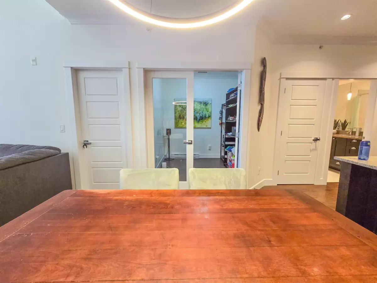 Guest Bathroom Photo of 305 15145 36 Avenue, Surrey, BC