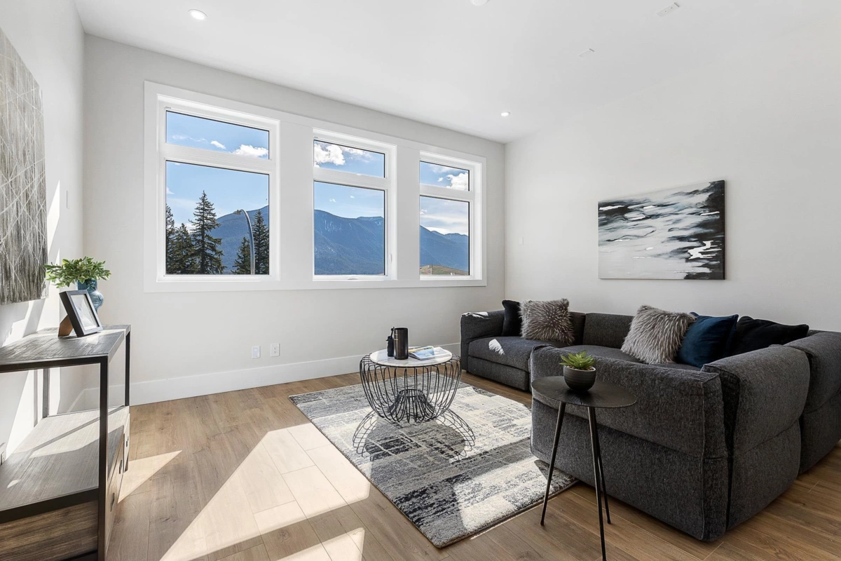 Powder Room Photo of 46143 Crestview Drive, Chilliwack, BC