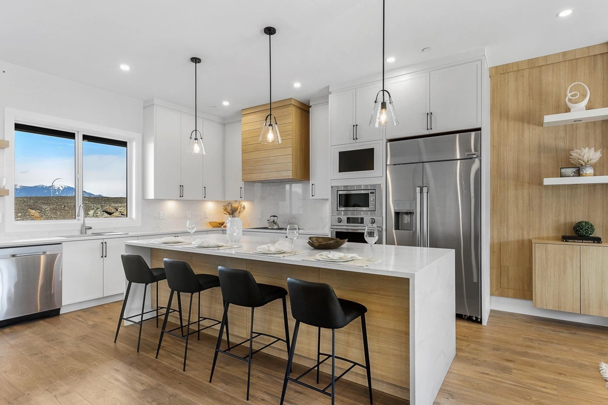 Primary Bathroom Photo of 46143 Crestview Drive, Chilliwack, BC