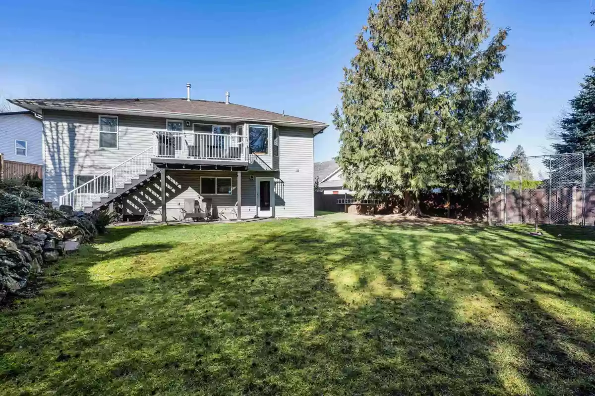 Hot Tub / Spa Photo of 46430 Edgemont Place, Chilliwack, BC