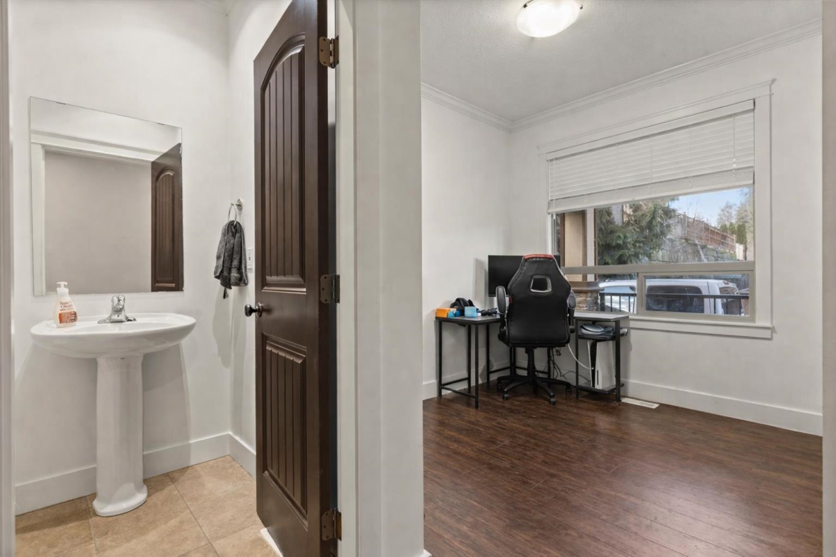 Dining Area Photo of 1 46212 Kermode Crescent, Chilliwack, BC
