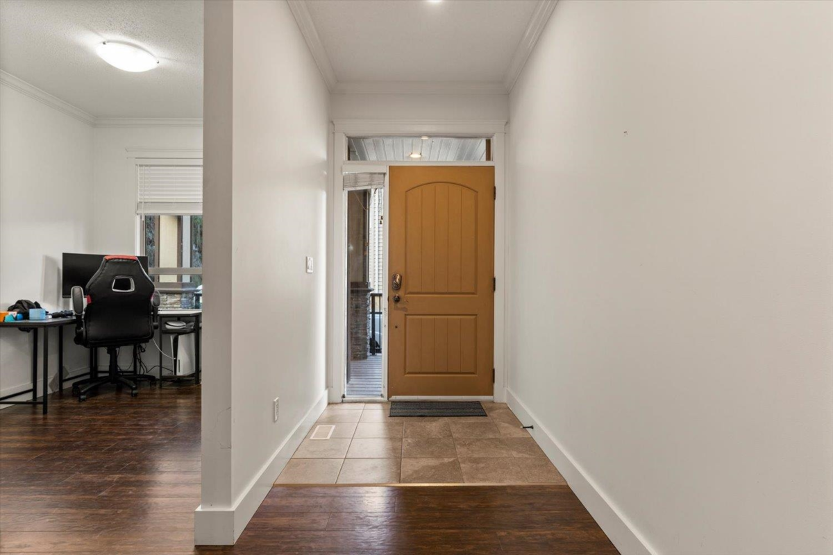 Family Room Photo of 1 46212 Kermode Crescent, Chilliwack, BC