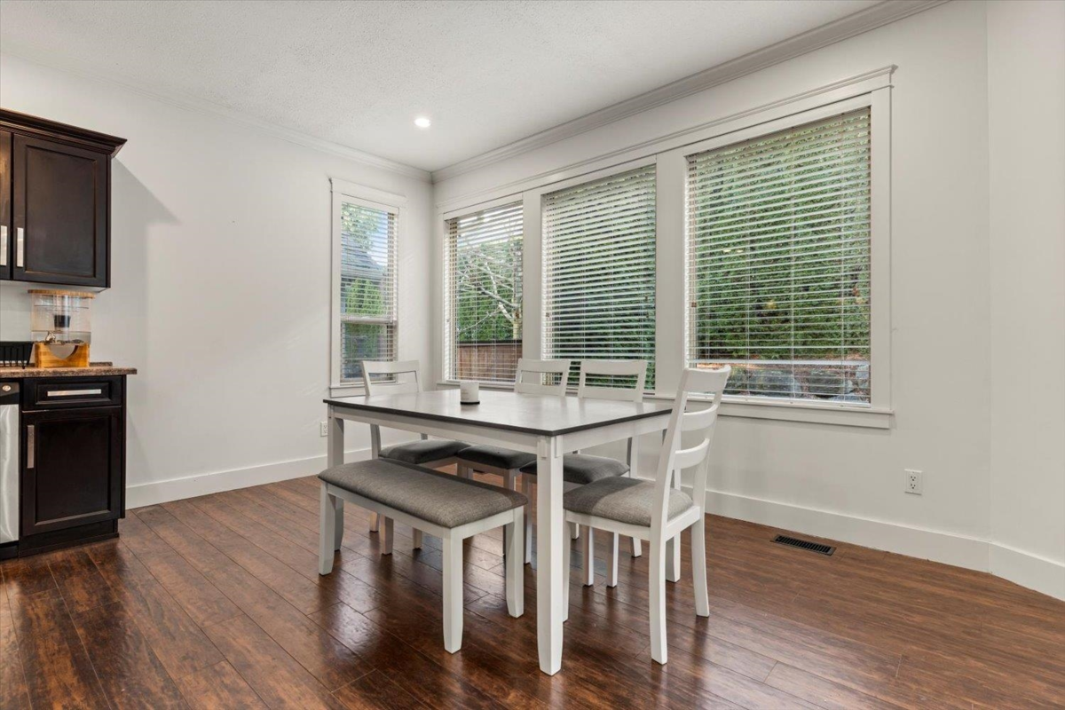 Guest Bathroom Photo of 1 46212 Kermode Crescent, Chilliwack, BC